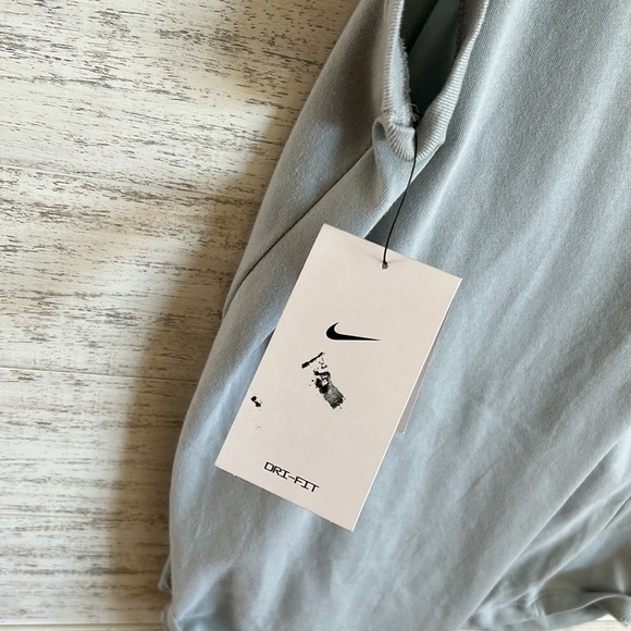 Nike DRI-FIT Swoosh Tank | SIZE XS - Picture 5 of 6